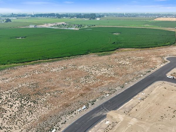 205 Legacy Lane, Moses Lake, WA 98837