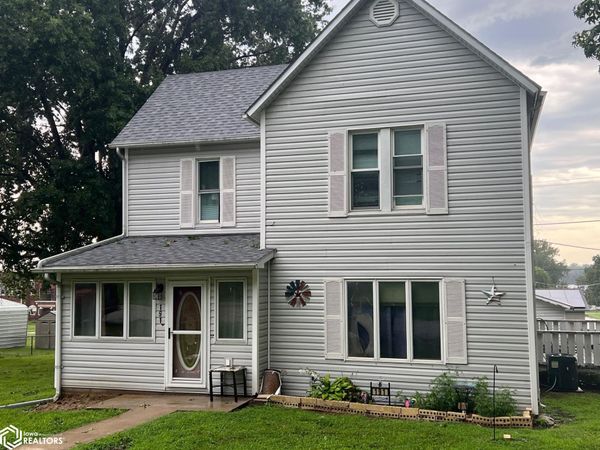 191 E 5th, Dallas City, IL 62330