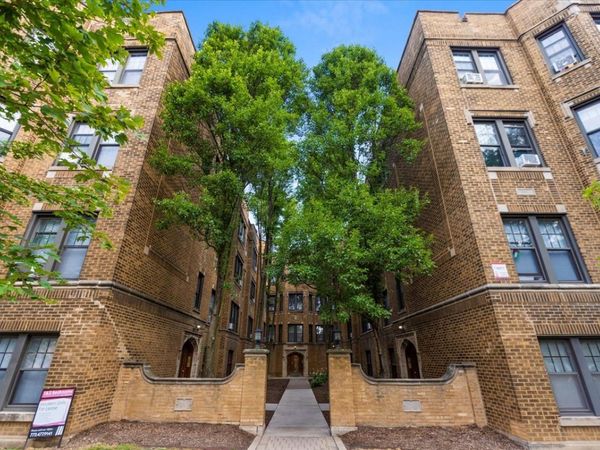 2332 W Addison Street , Unit B1, Chicago, IL 60618