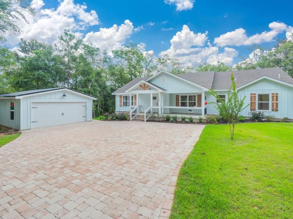 134 Deer Valley Drive, DeFuniak Springs, FL 32433