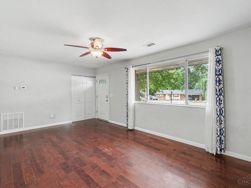 996 Seminole Trail, Milford, OH 45150 Photo 5