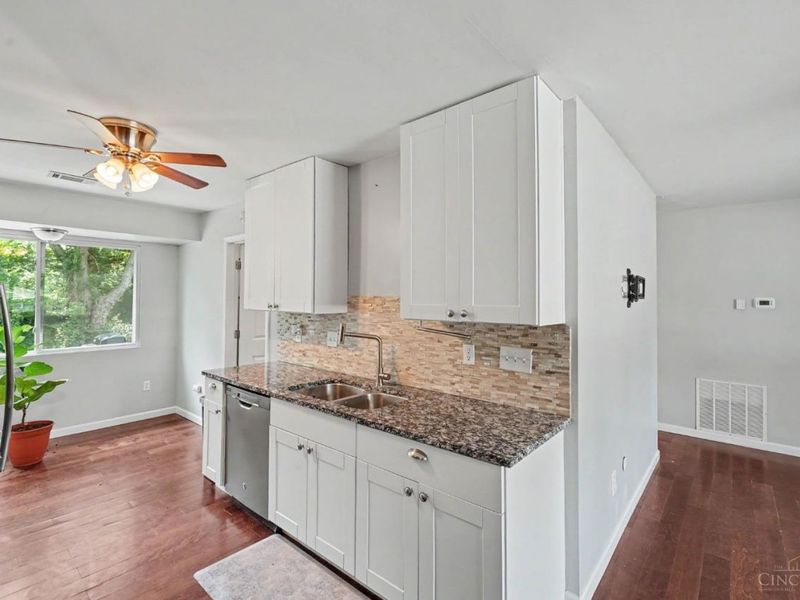 996 Seminole Trail, Milford, OH 45150 Photo 7