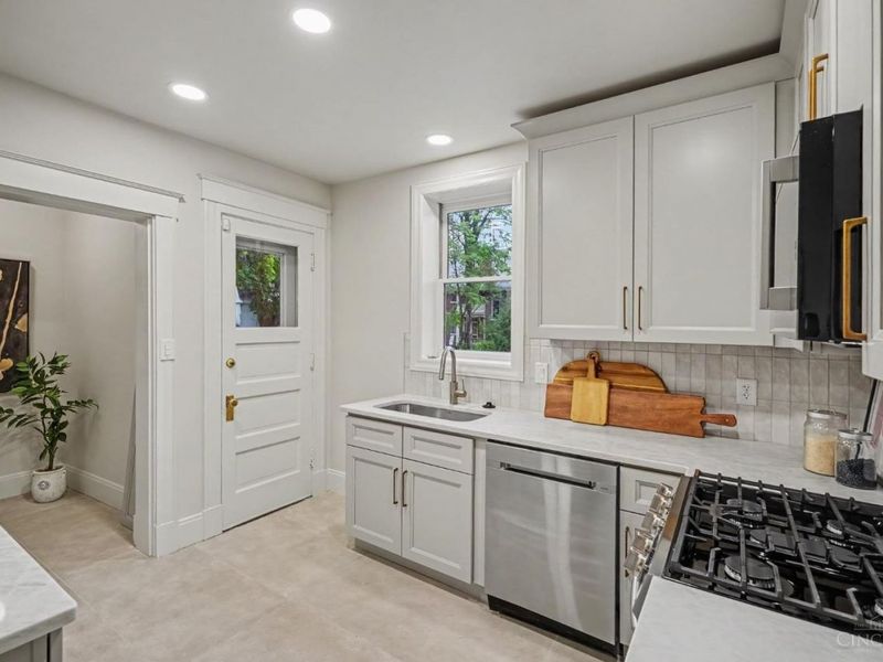 3787 Hyde Park Avenue, Cincinnati, OH 45209 Photo 12