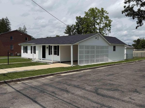706 W Central Street, Elkins, WV 26241