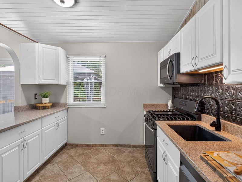 6108 Northbend Drive, Canal Winchester, OH 43110 Photo 13