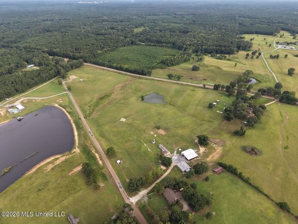 8007 Old Highway 24 , Centreville, MS 39631