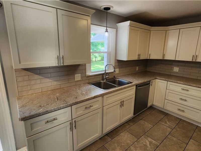 2491 Samira Road, Stow, OH 44224 Photo 3