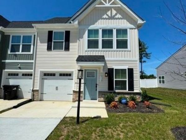 512 Old Lime Place , Sandston, VA 23150