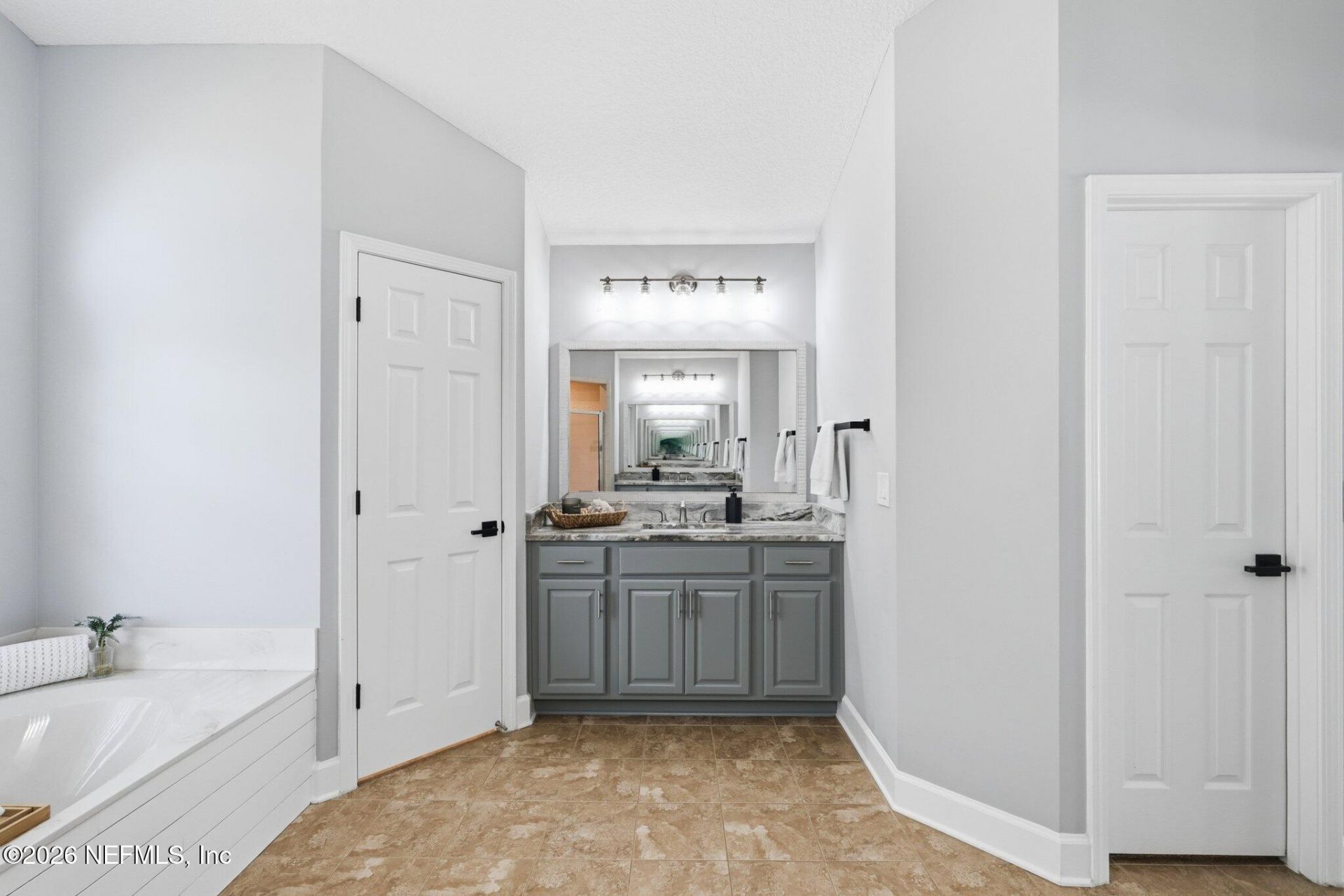 1527 Royal County Drive, Jacksonville, FL 32221 Photo