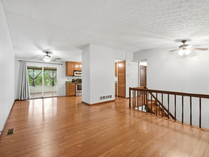 9630 Redwood Circle, Plain City, OH 43064 Photo 11