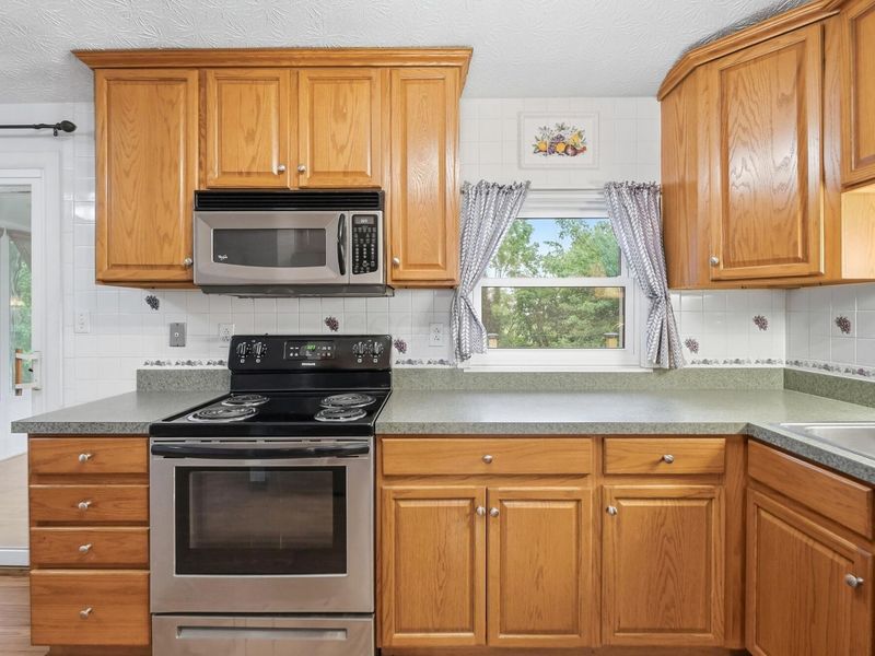 9630 Redwood Circle, Plain City, OH 43064 Photo 4