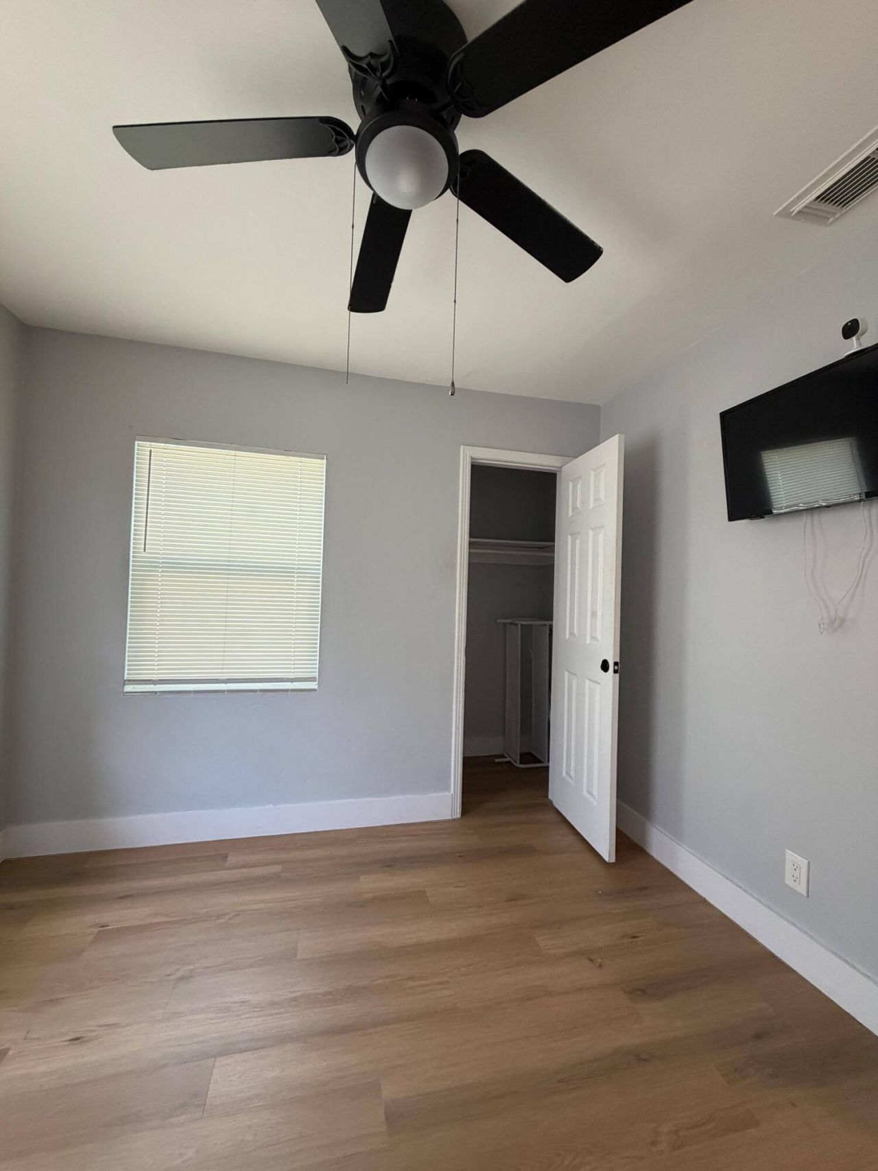 217 E 24th Street, Riviera Beach, FL 33404 Photo
