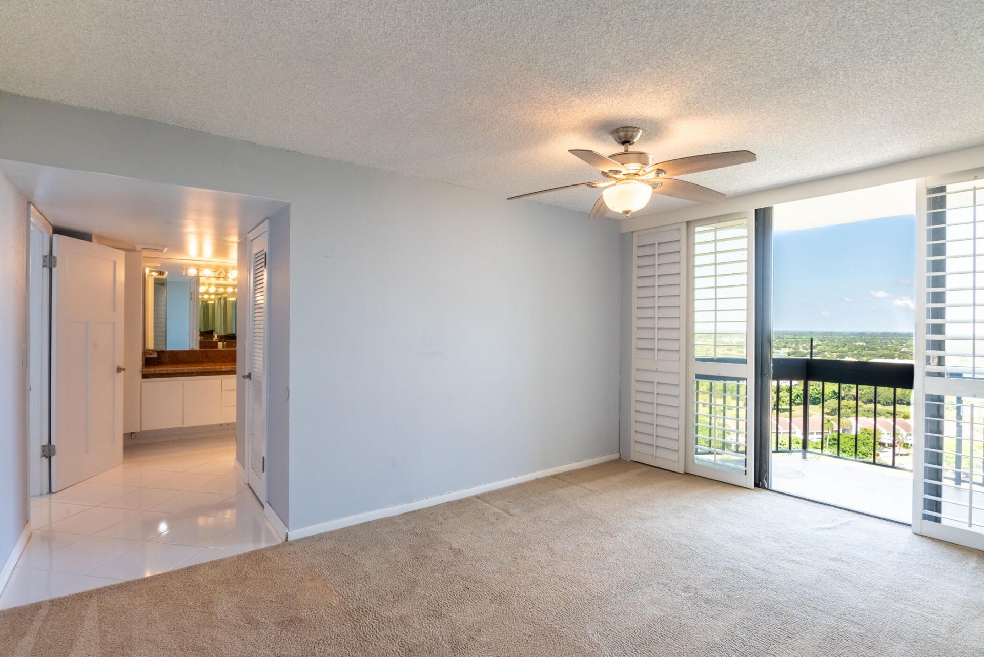 2400 Presidential Way, Unit PH6, West Palm Beach, FL 33401 Photo