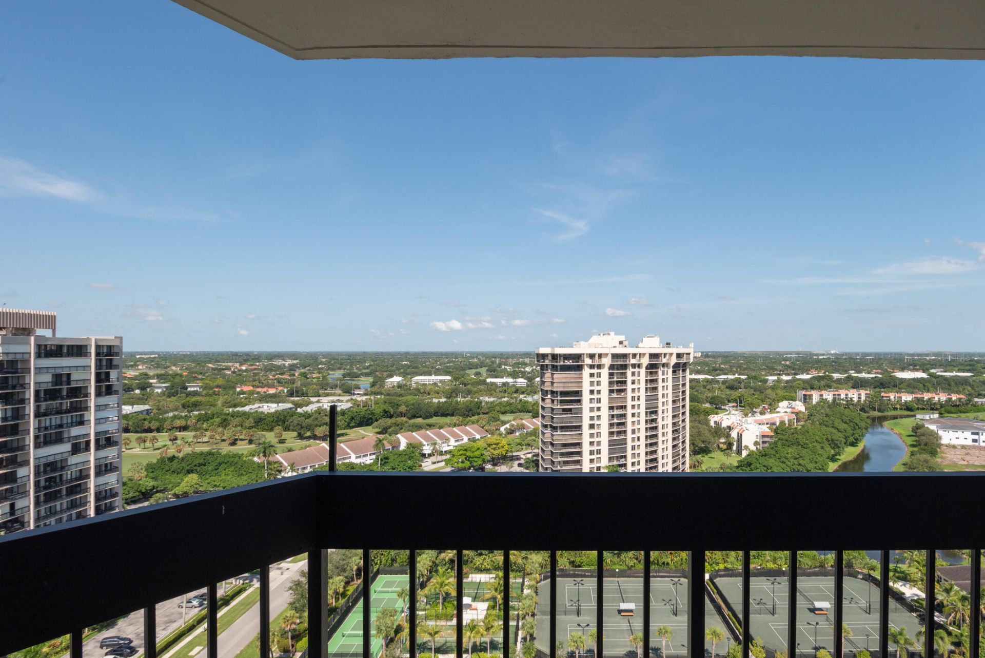 2400 Presidential Way, Unit PH6, West Palm Beach, FL 33401 Photo