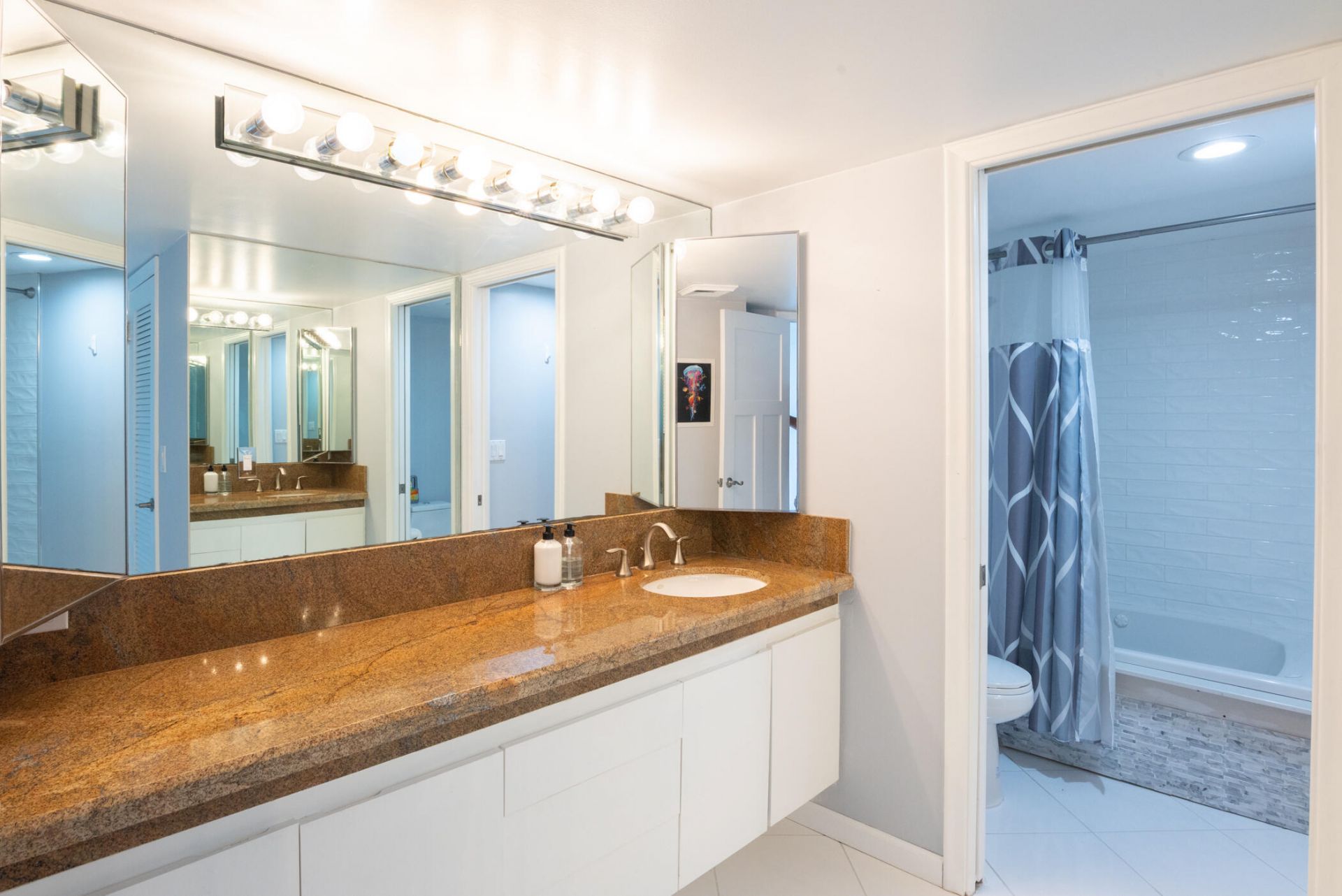 2400 Presidential Way, Unit PH6, West Palm Beach, FL 33401 Photo