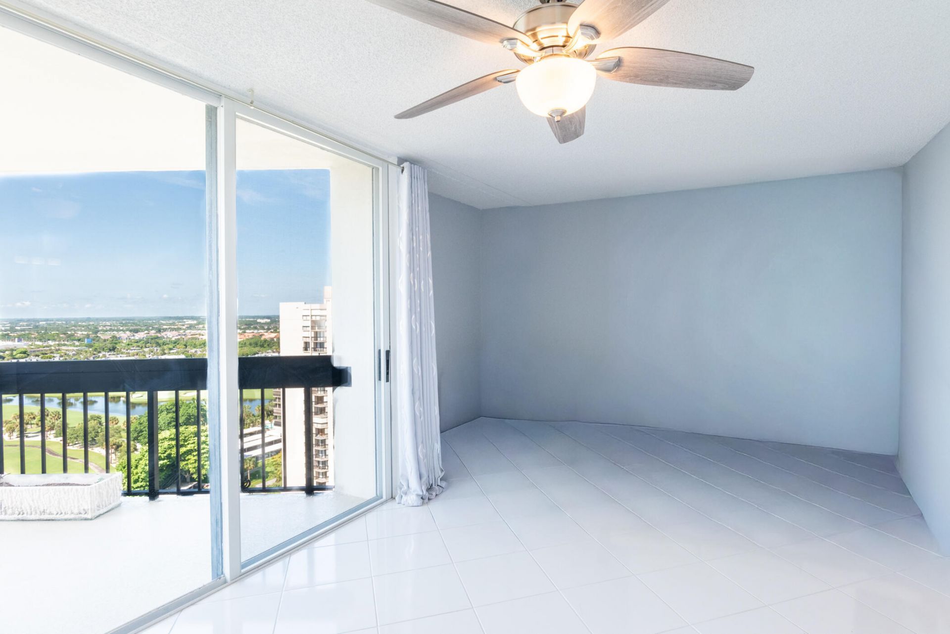 2400 Presidential Way, Unit PH6, West Palm Beach, FL 33401 Photo
