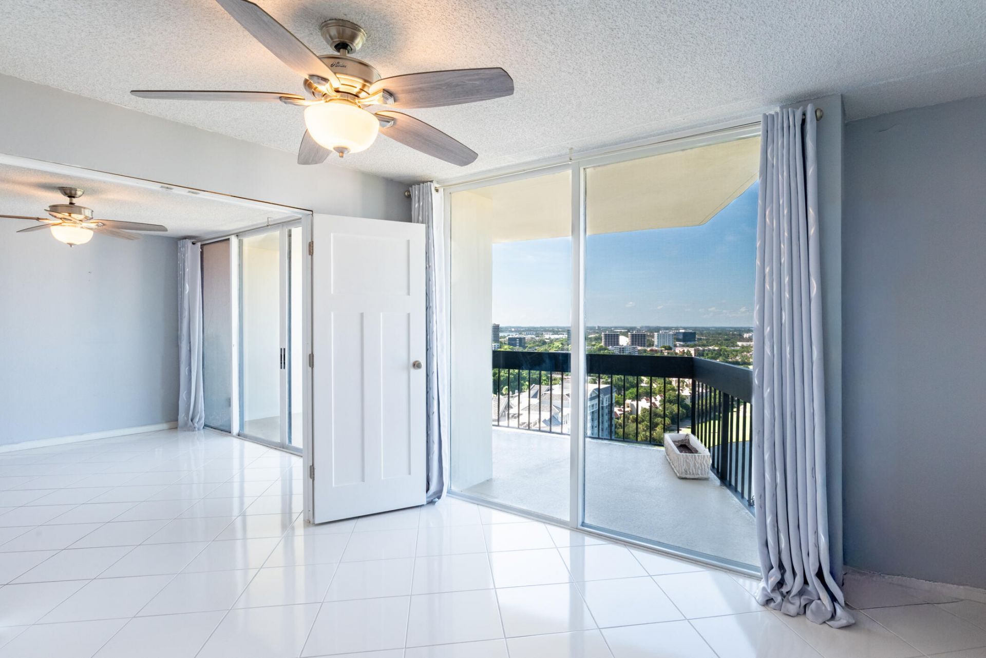 2400 Presidential Way, Unit PH6, West Palm Beach, FL 33401 Photo