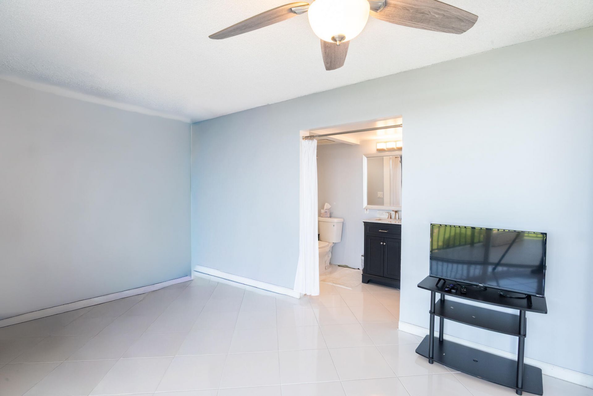 2400 Presidential Way, Unit PH6, West Palm Beach, FL 33401 Photo