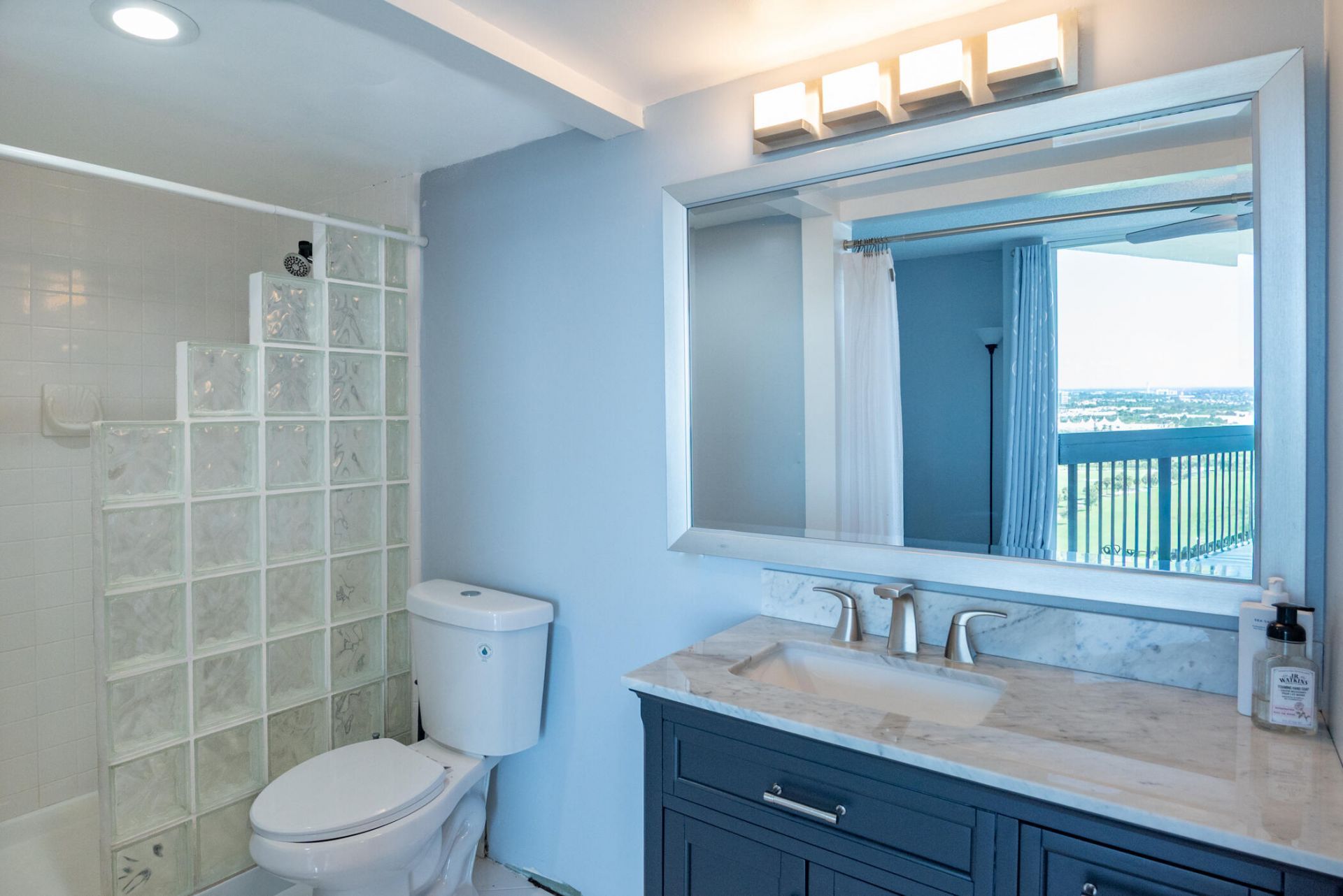 2400 Presidential Way, Unit PH6, West Palm Beach, FL 33401 Photo