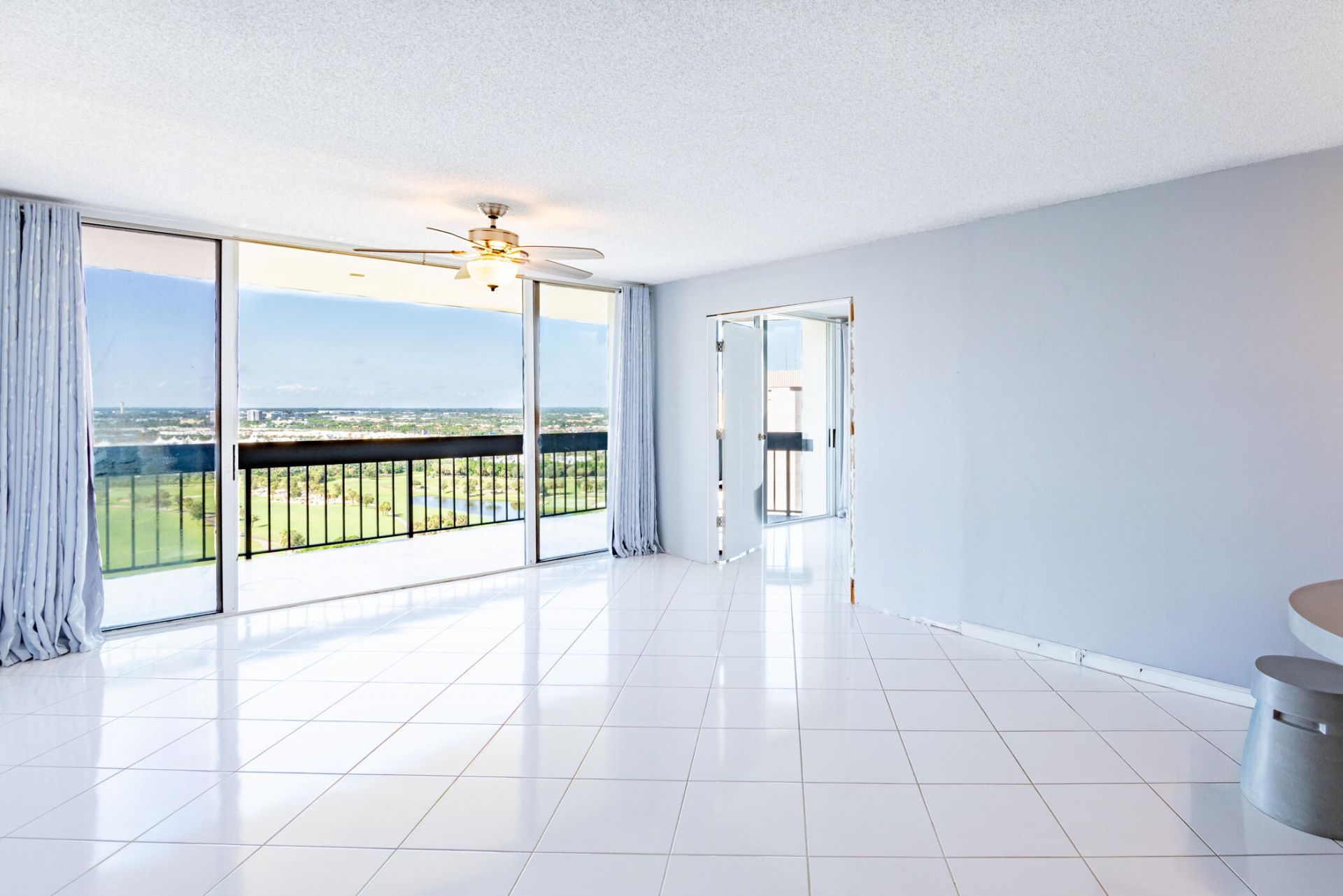 2400 Presidential Way, Unit PH6, West Palm Beach, FL 33401 Photo