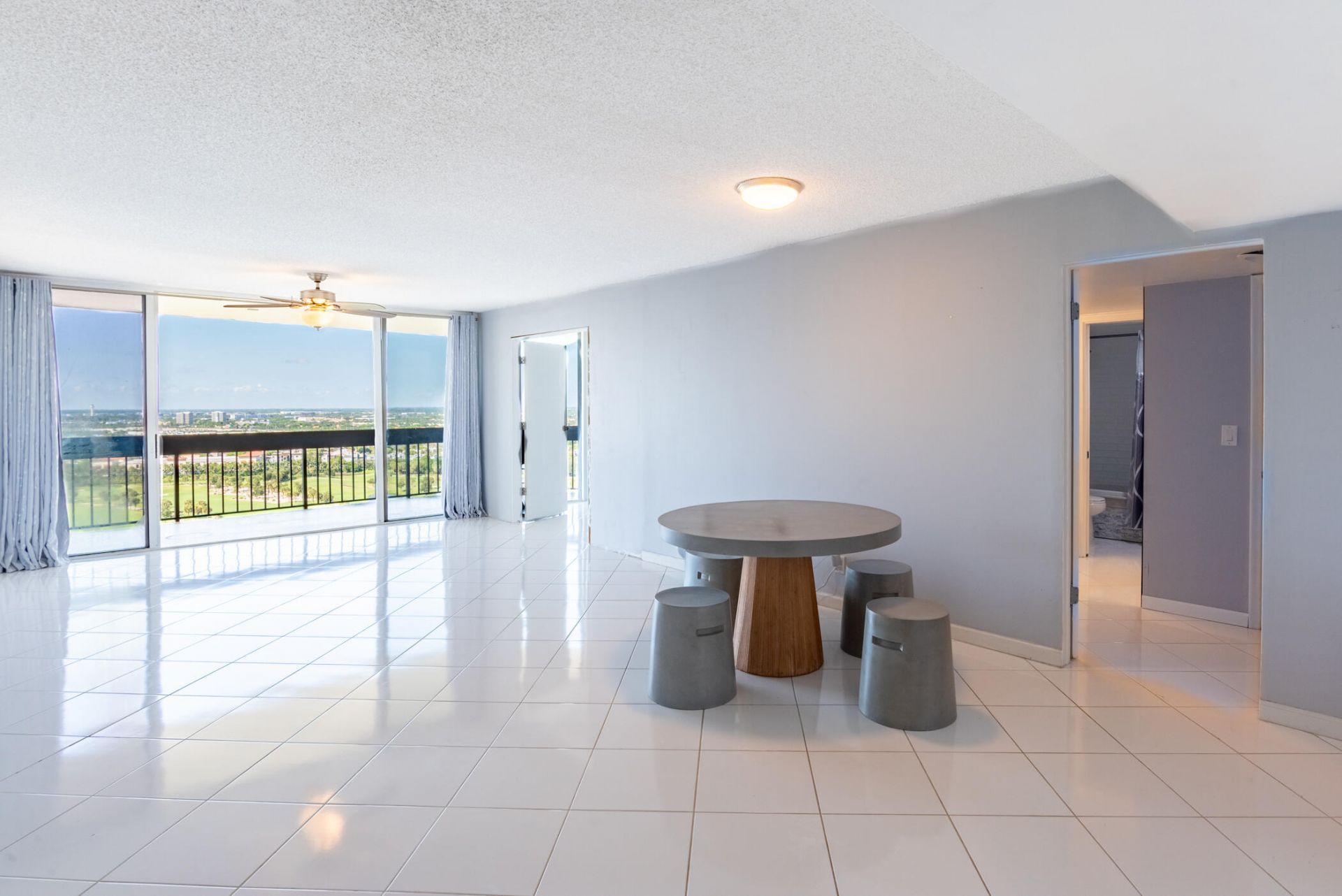 2400 Presidential Way, Unit PH6, West Palm Beach, FL 33401 Photo
