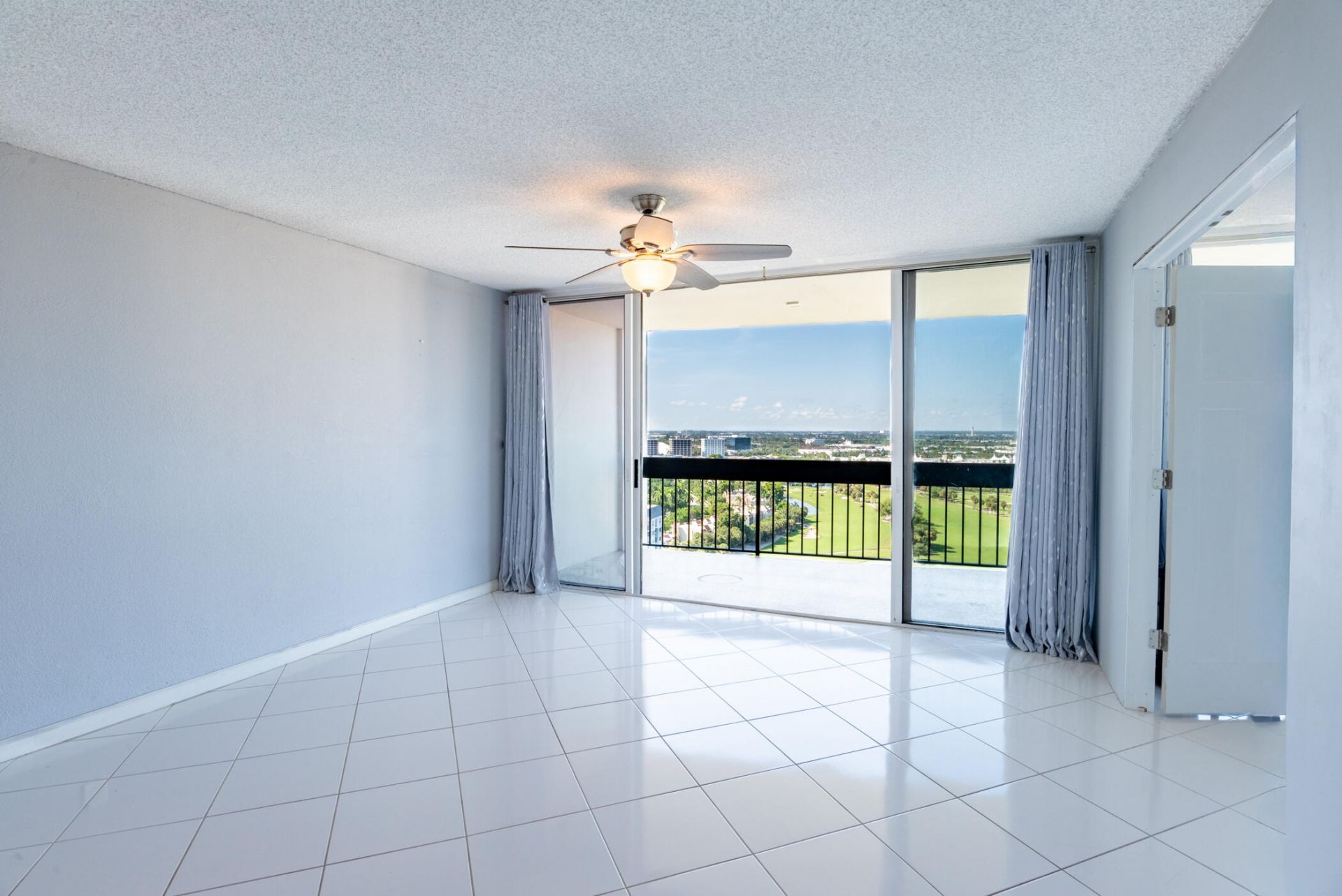 2400 Presidential Way, Unit PH6, West Palm Beach, FL 33401 Photo