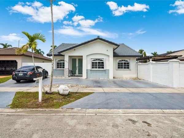 2902 SW 136th Ct , Miami, FL 33175