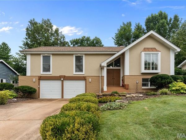 1706 Carman Valley Drive , Ballwin, MO 63021