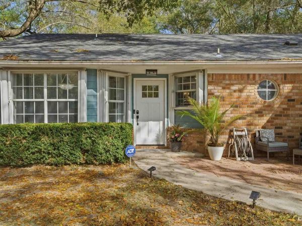 5140 Potomac Dr, Pace, FL 32571