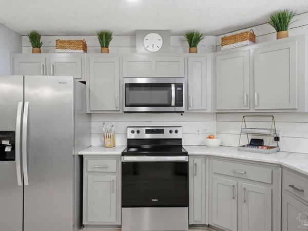 5140 Potomac Dr, Pace, FL 32571