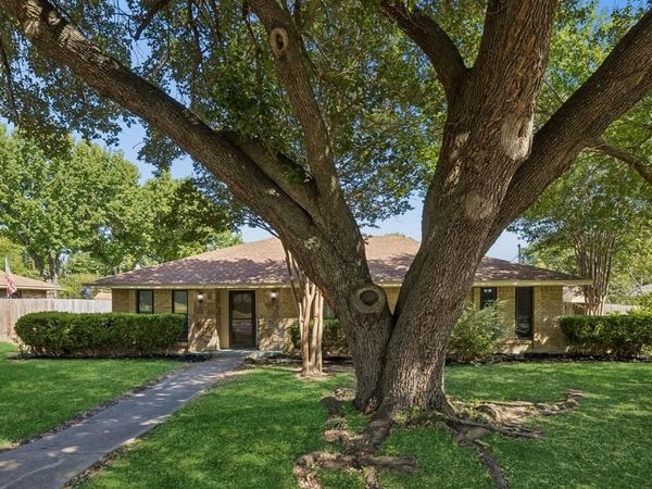 117 Wesley Drive, DeSoto, TX 75115