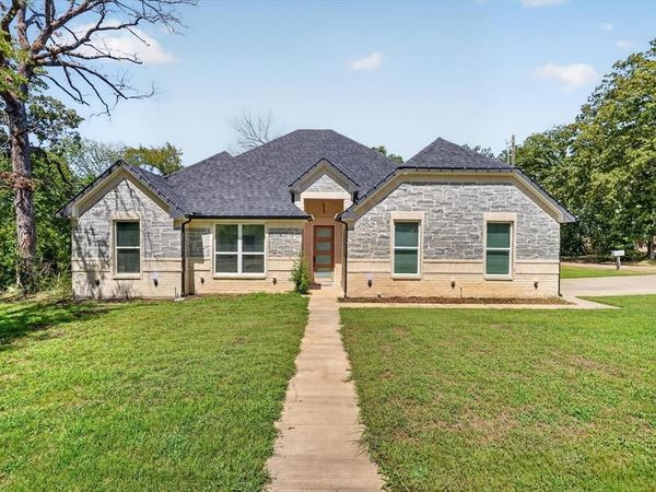 114 Dowdy Lane, Mabank, TX 75156