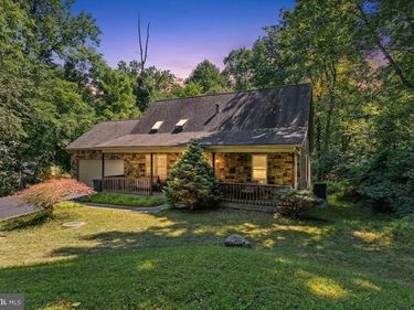682 WOODBURNE ROAD, LEWISBERRY, PA 17339