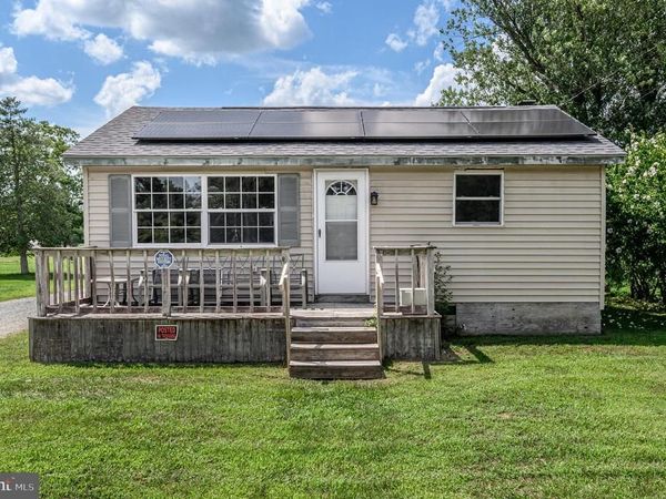 93 N MAPLE AVENUE, TUCKERTON, NJ 08087