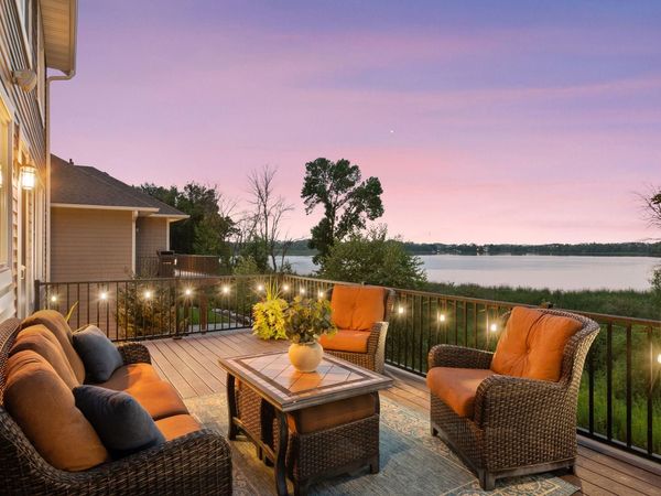 2444 Woods Drive, Victoria, MN 55386