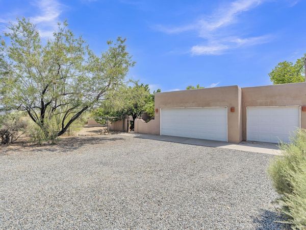 115 El Rey Drive NW, Corrales, NM 87048