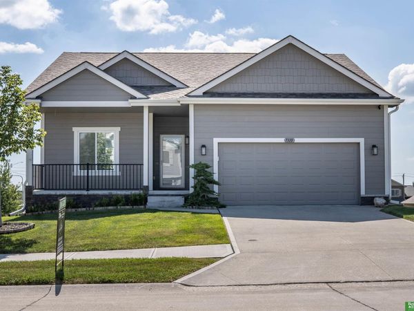 7310 N 167th Street, Bennington, NE 68007
