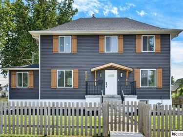 2003 Pinkney Street, Omaha, NE 68110