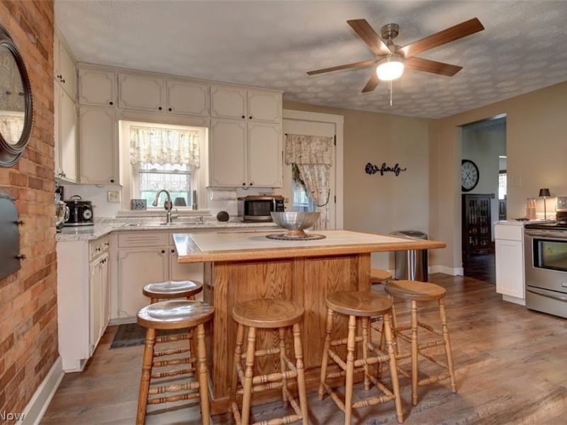 1031 Stonecreek Road SW, New Philadelphia, OH 44663 Photo 10