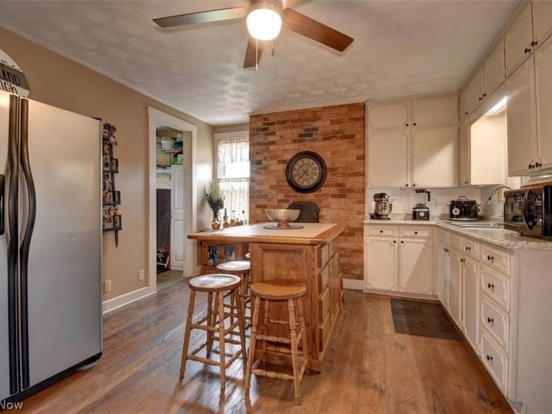 1031 Stonecreek Road SW, New Philadelphia, OH 44663 Photo 9