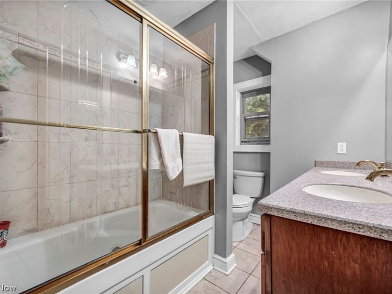 4589 S Hills Drive, Cleveland, OH 44109 Photo 24