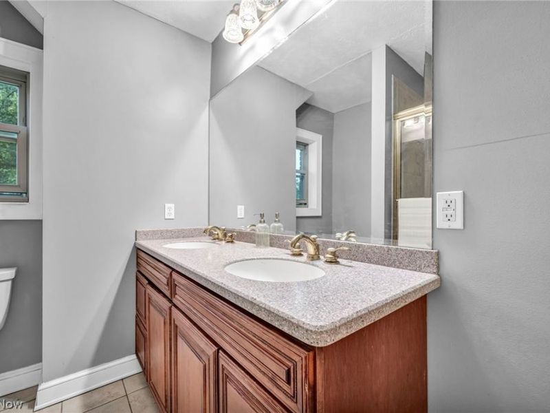 4589 S Hills Drive, Cleveland, OH 44109 Photo 25