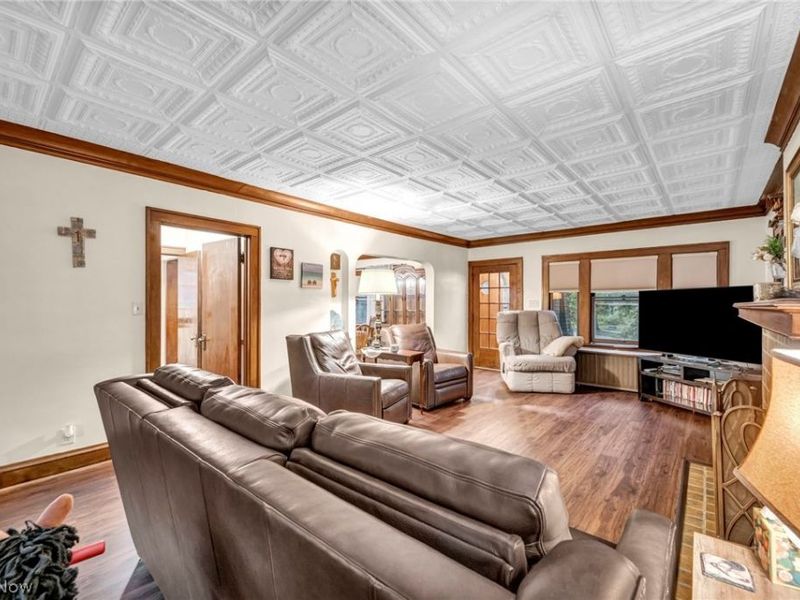4589 S Hills Drive, Cleveland, OH 44109 Photo 8