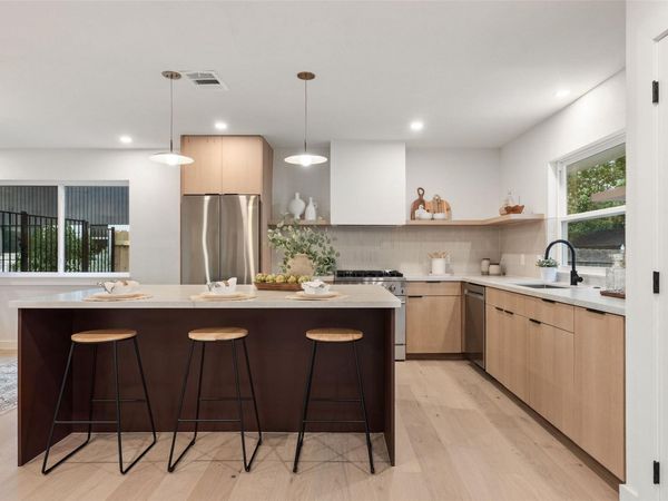 7405 Whispering Winds DR, Austin, TX 78745