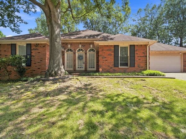 8923 HICKORY TRAIL DR, Memphis, TN 38018