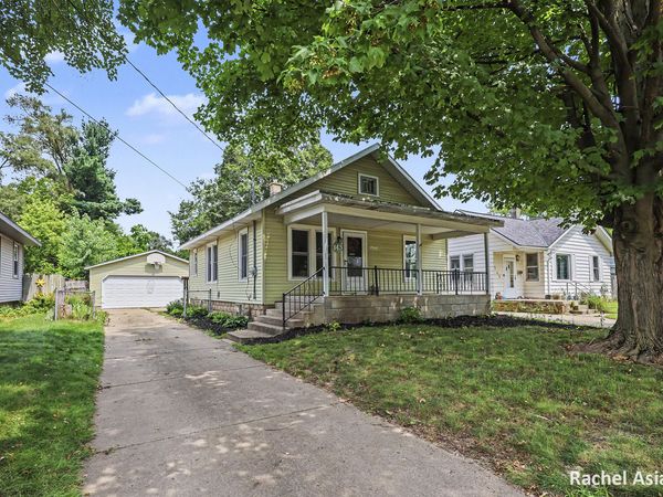 143 Murray Street SE, Kentwood, MI 49548