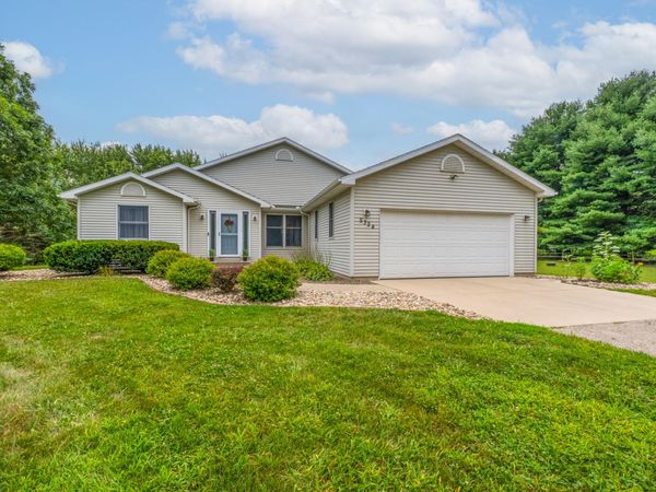 5324 Becht Road, Coloma, MI 49038