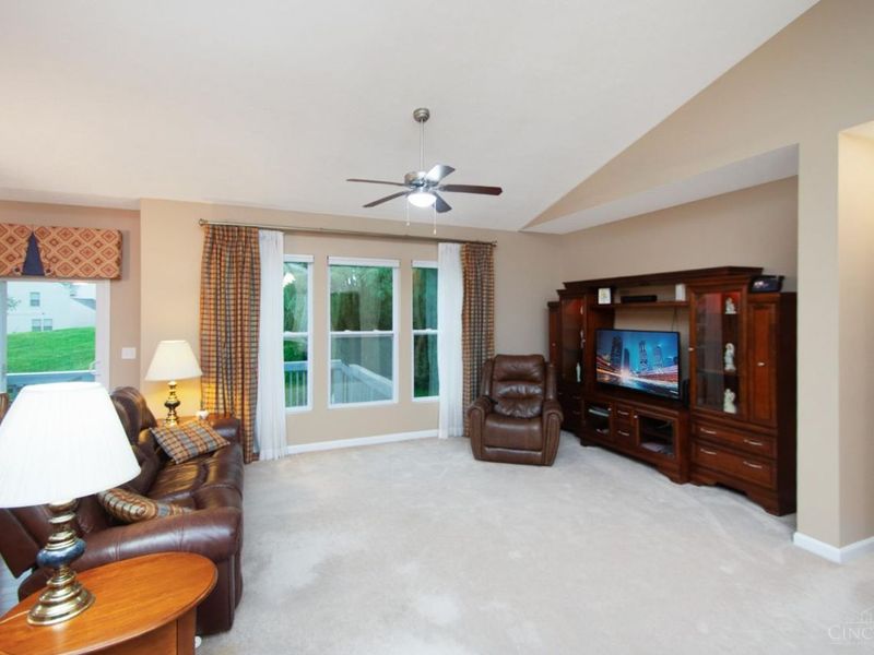 320 Huntington Drive, Hamilton Township, OH 45039 Photo 11