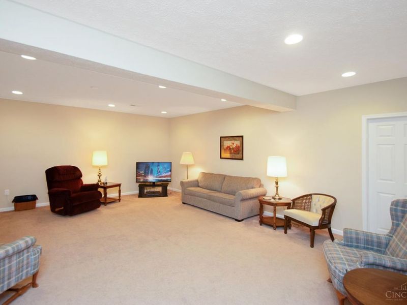 320 Huntington Drive, Hamilton Township, OH 45039 Photo 20