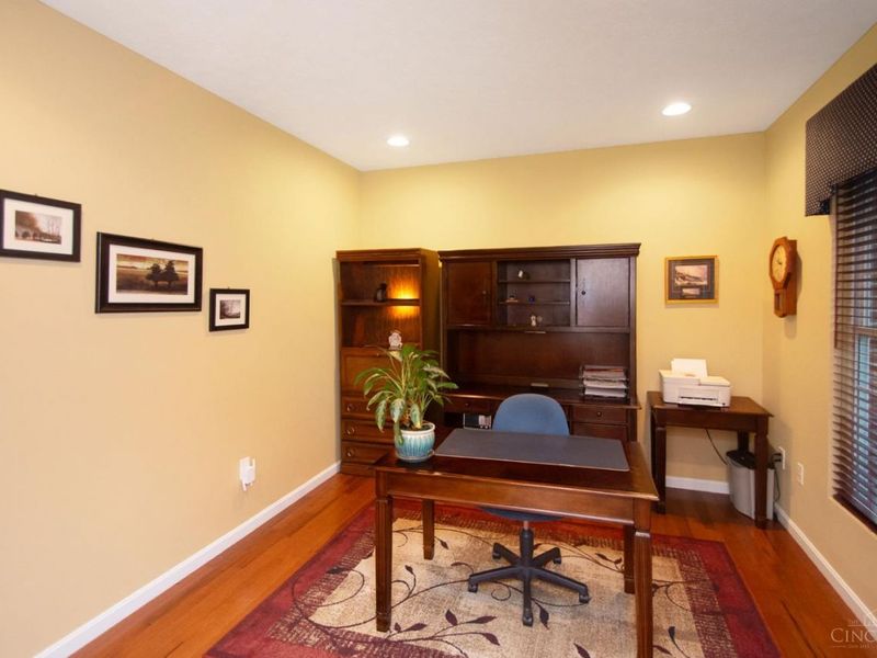 320 Huntington Drive, Hamilton Township, OH 45039 Photo 3